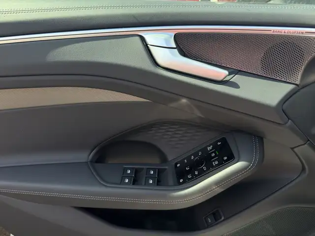 Audi A6 view 8