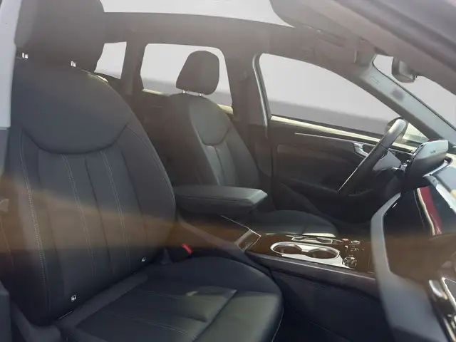 Audi A6 view 4