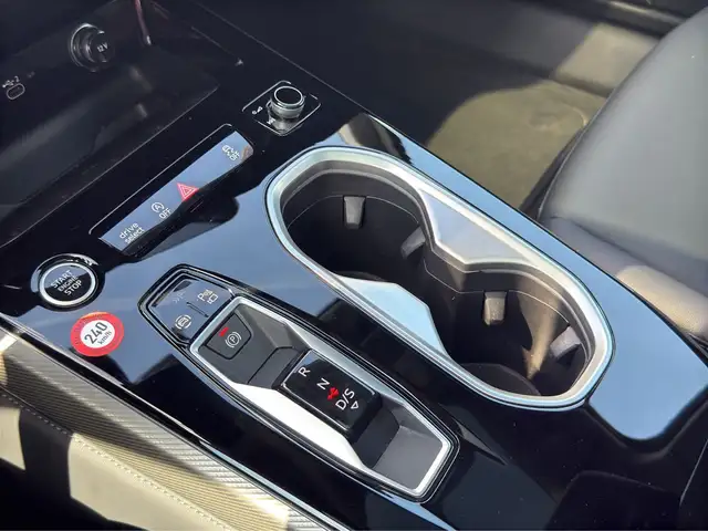 Audi A6 view 11