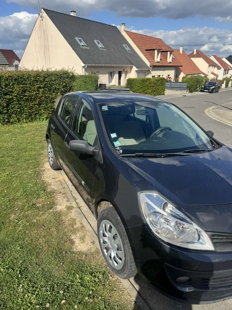 Renault Clio - 1