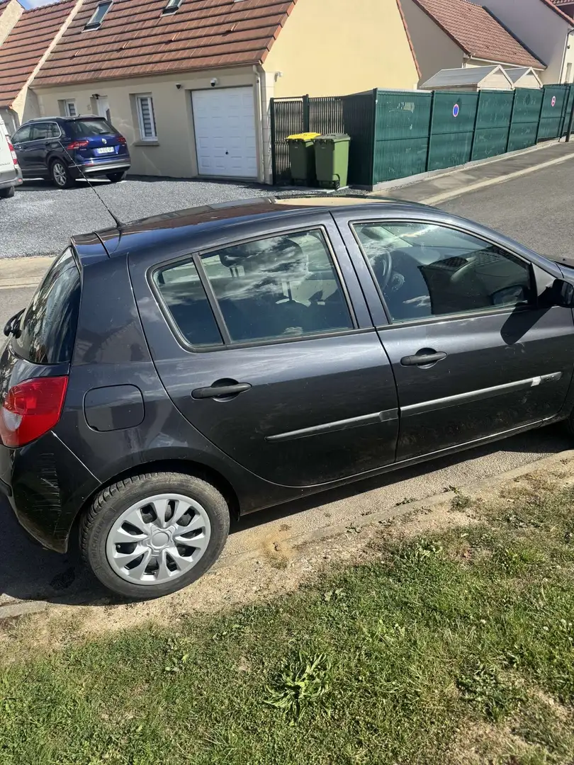 Renault Clio - 2