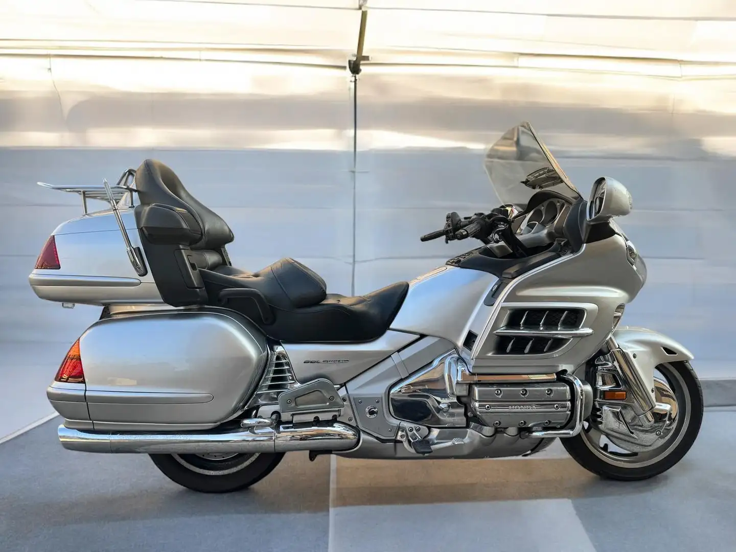 Honda GL 1800 Goldwing 30° Anniversary Gris - 2