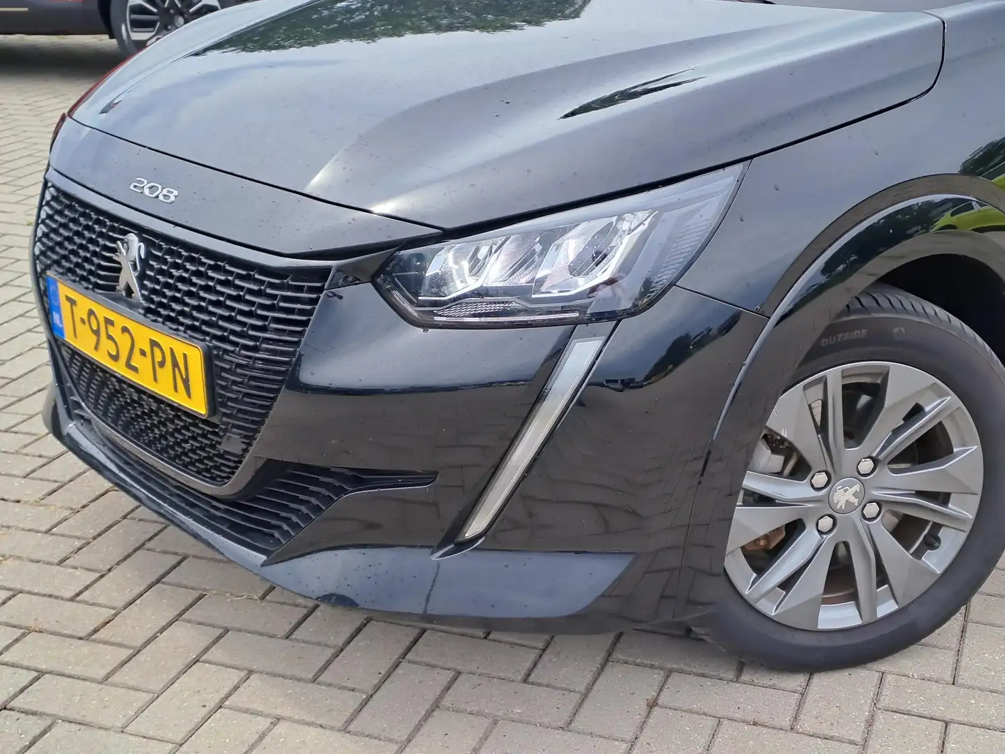 Peugeot e-208 EV Style 50 kWh Černá - 2