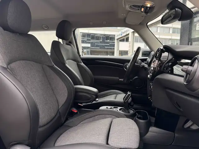 Mini Hatch view 3