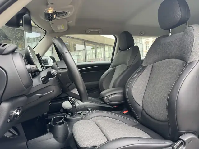Mini Hatch view 7