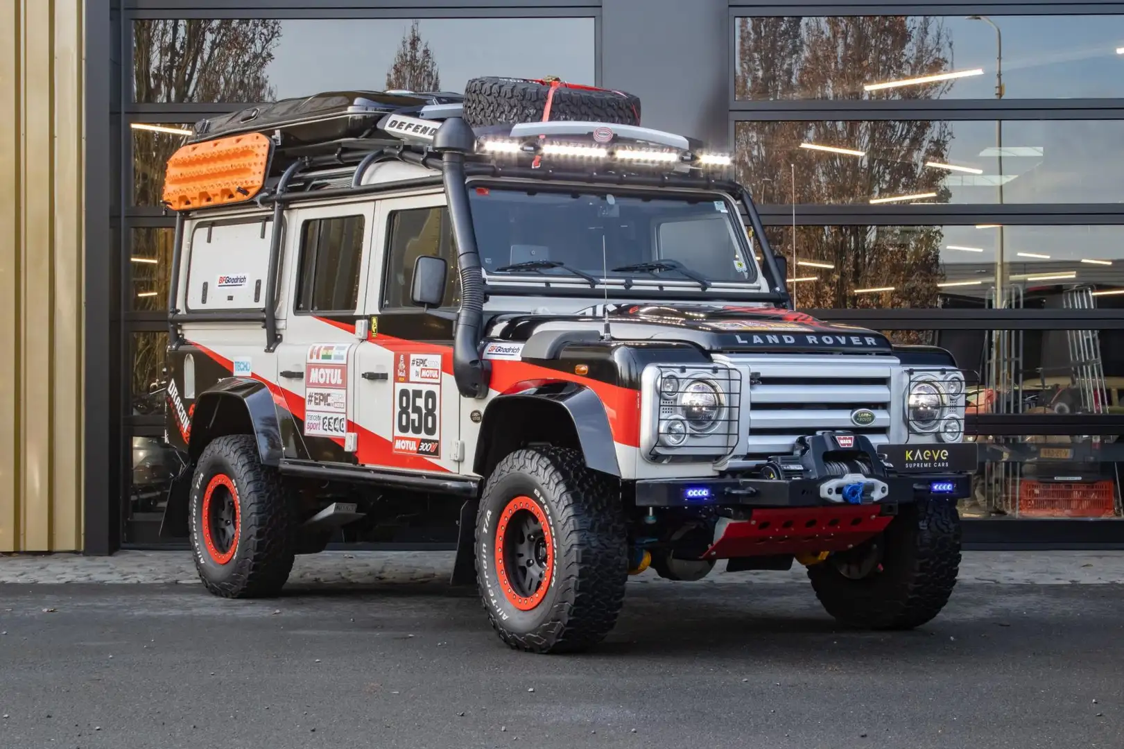 Land Rover Defender 2.4 TD HT 110" SE DAKAR RALLY Wit - 1