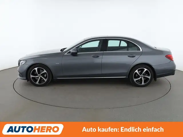 Mercedes-Benz E-Class view 3