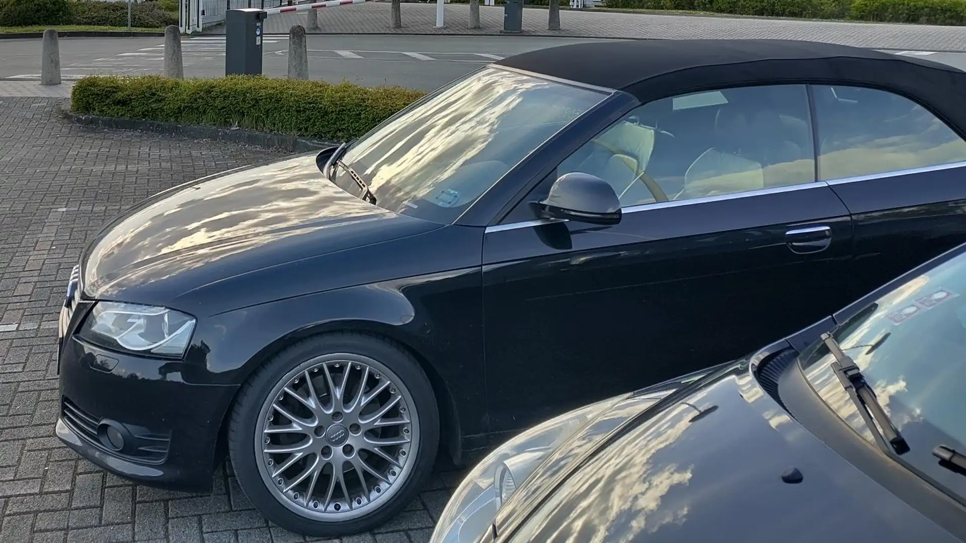 Audi A3 A3 Cabriolet 2.0 TFSI Ambition Schwarz - 2