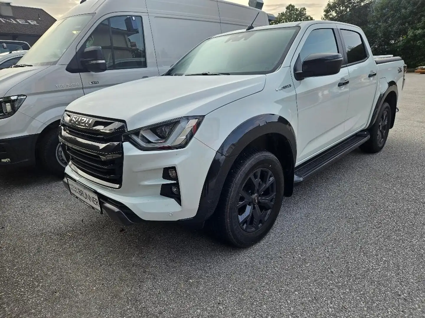 Isuzu D-Max D-MAX Double Cab 4x4 V-Cross A/T Weiß - 2