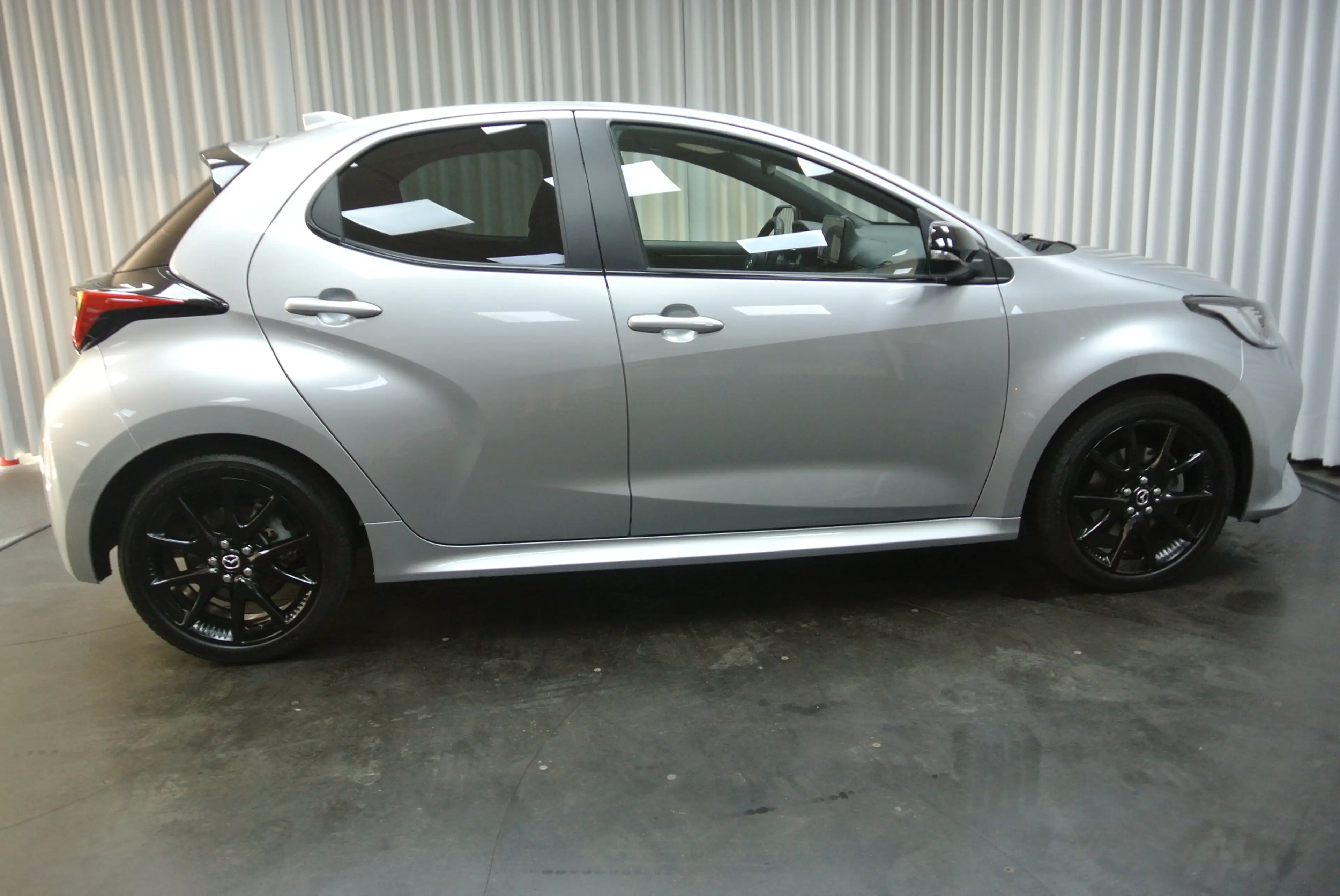 Mazda 2 2 HYBRID — photo 13