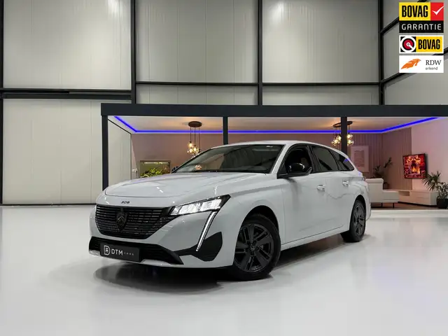 Peugeot 308 130pk Allure Trekhaak Navi, Leer Bekleding, Trekha
