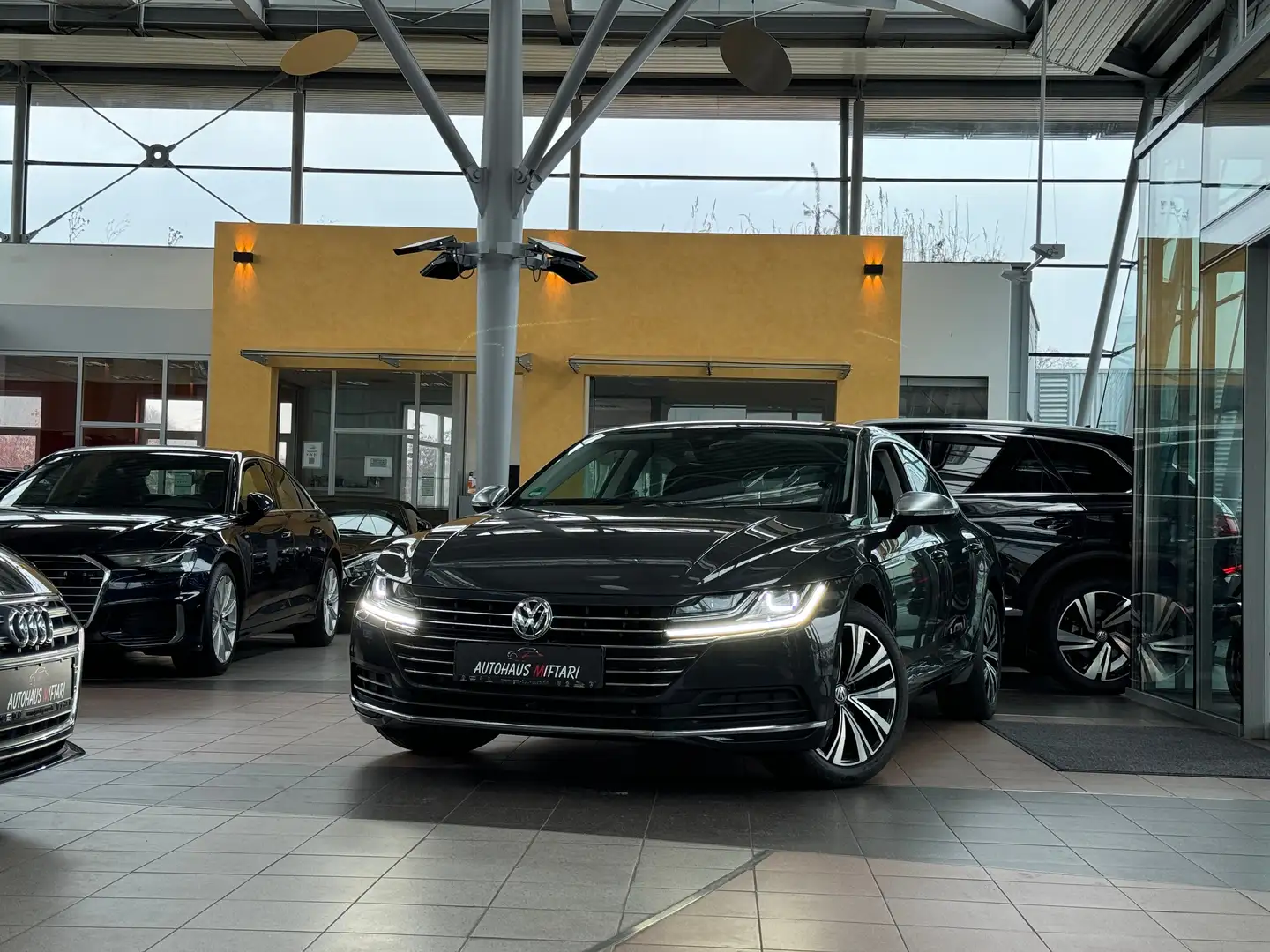 Volkswagen Arteon 2.0 TDI Elegance 4Motion ACC HuD LED 360° Kam Grau - 1