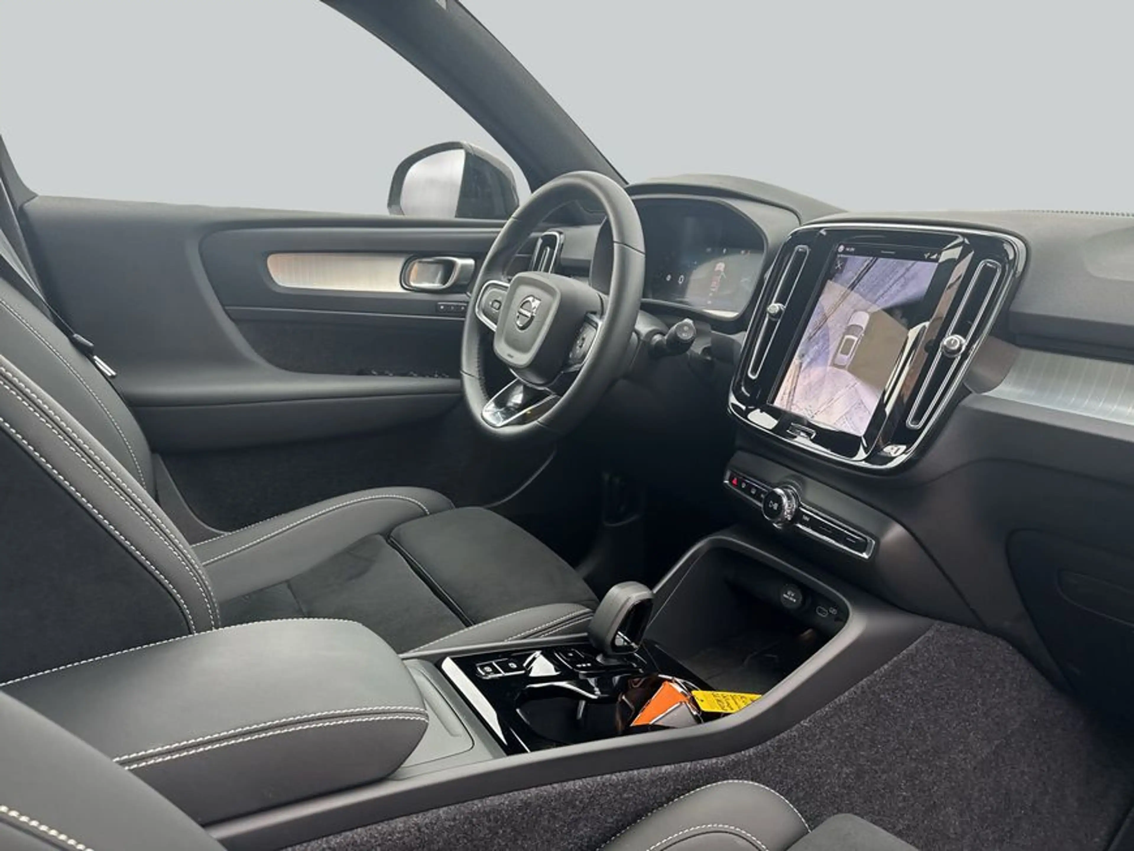 Volvo XC40 XC40 B3 B DKG Plus Black Edition — photo 15