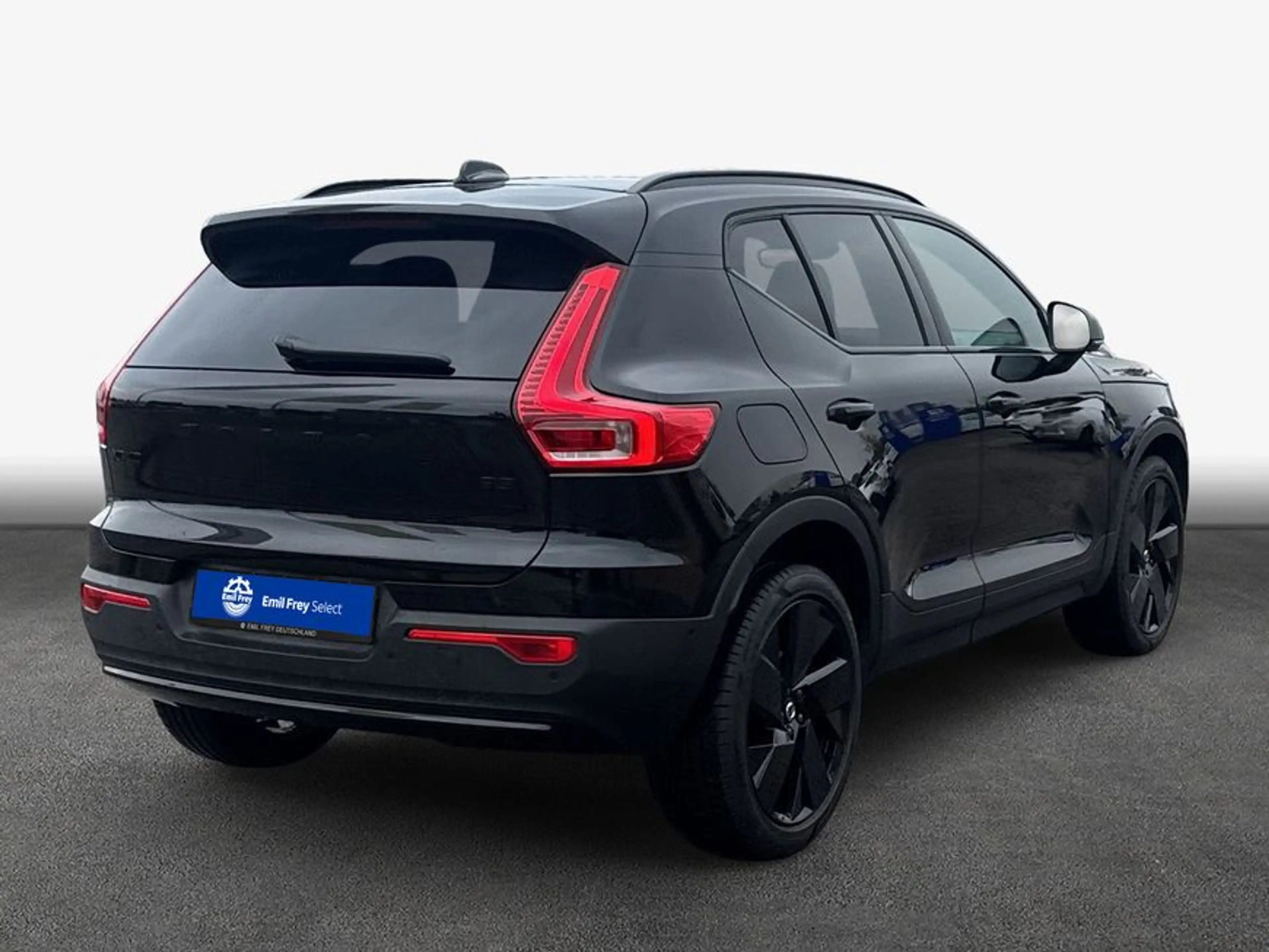Volvo XC40 XC40 B3 B DKG Plus Black Edition — photo 2