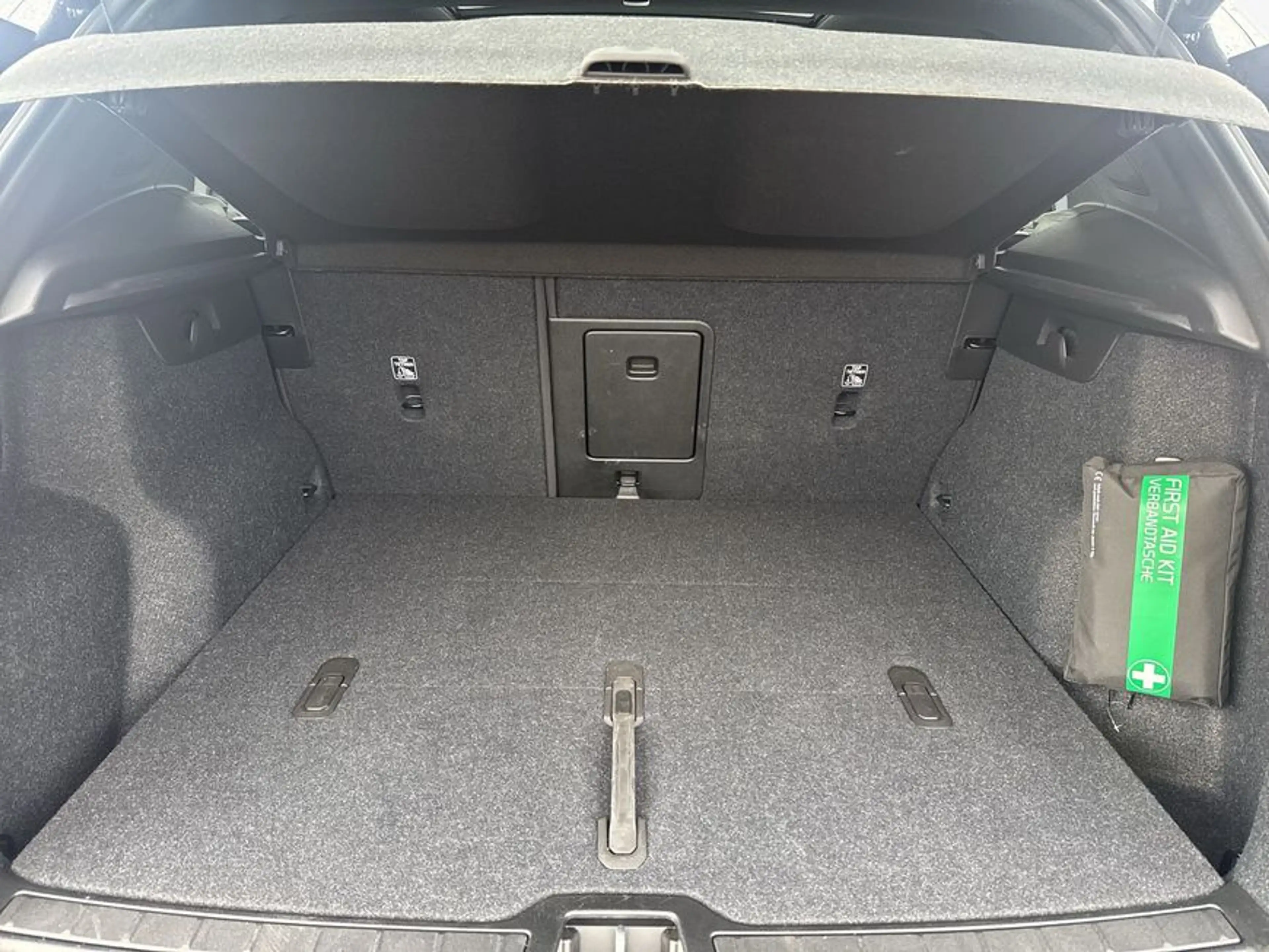 Volvo XC40 XC40 B3 B DKG Plus Black Edition — photo 8
