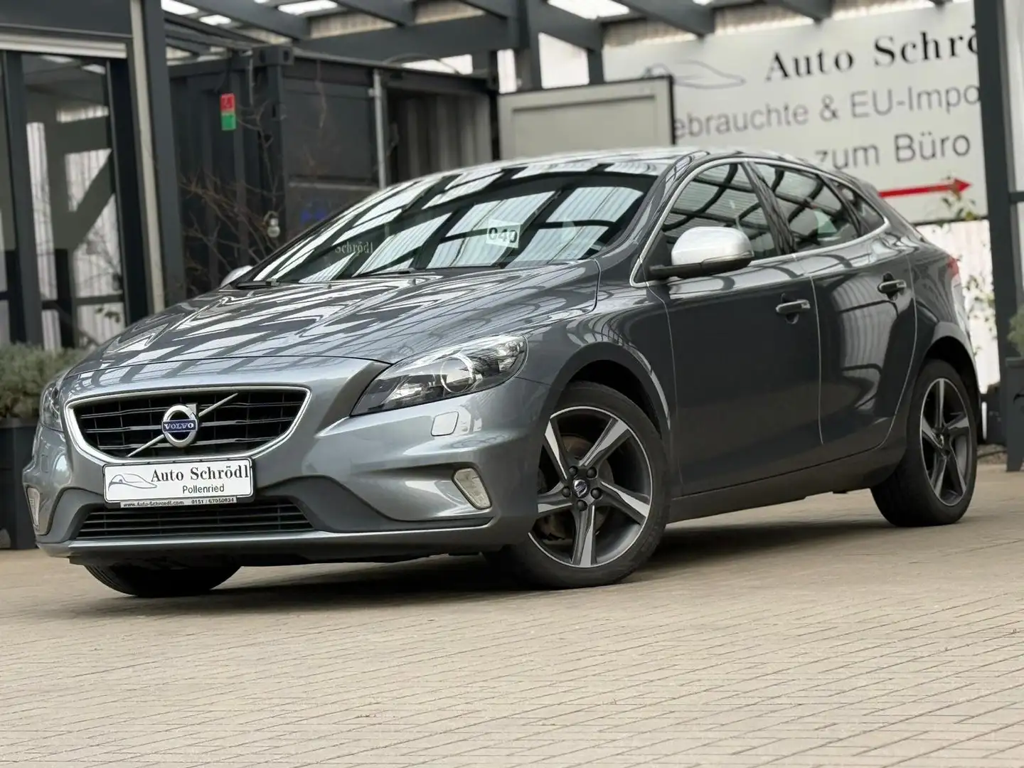Volvo V40 T2 R-Design, Bi-Xenon, Kamera, Nav, Sitzheiz, PDC Grigio - 1