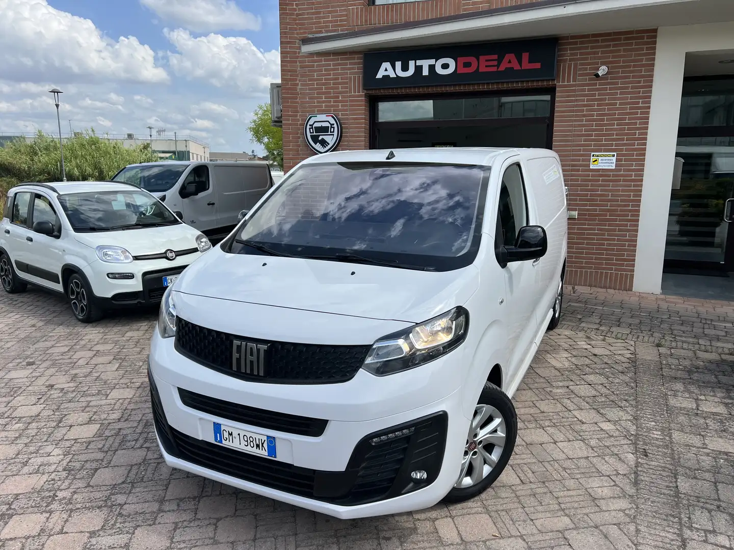 Fiat Scudo Passo Medio 180cv Automatico Bianco - 1