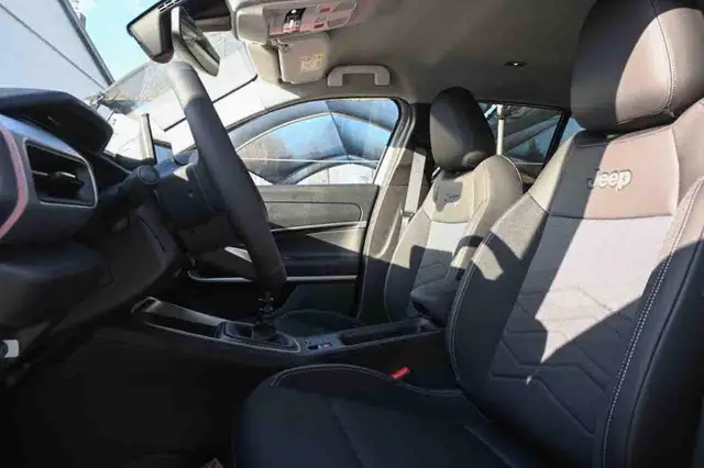 Jeep Avenger view 14