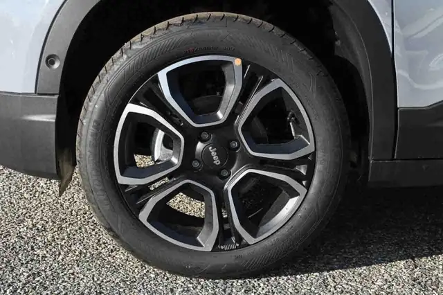 Jeep Avenger view 10