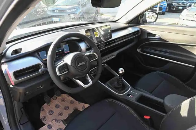 Jeep Avenger view 12