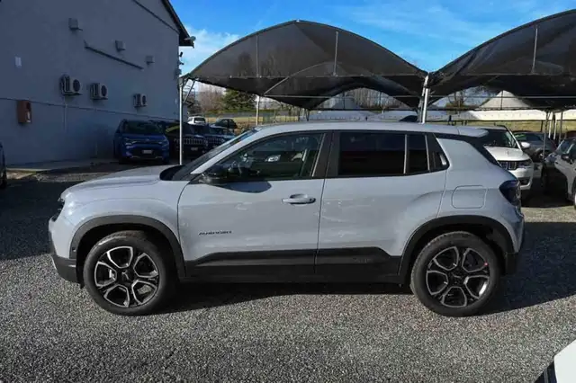 Jeep Avenger view 8