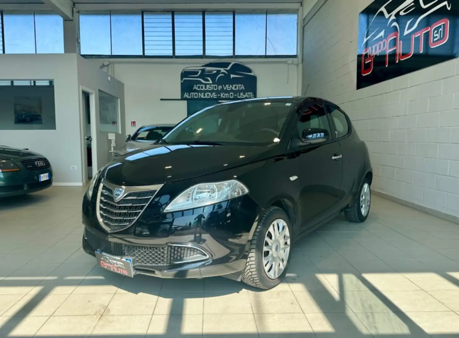 Lancia Ypsilon 1.2 69CV S&S Silver *NEOPAT*SENSORI POSTERIORI* Nero - 1