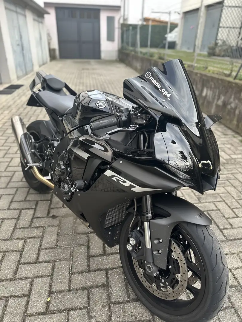 Yamaha YZF-R1 Negro - 1