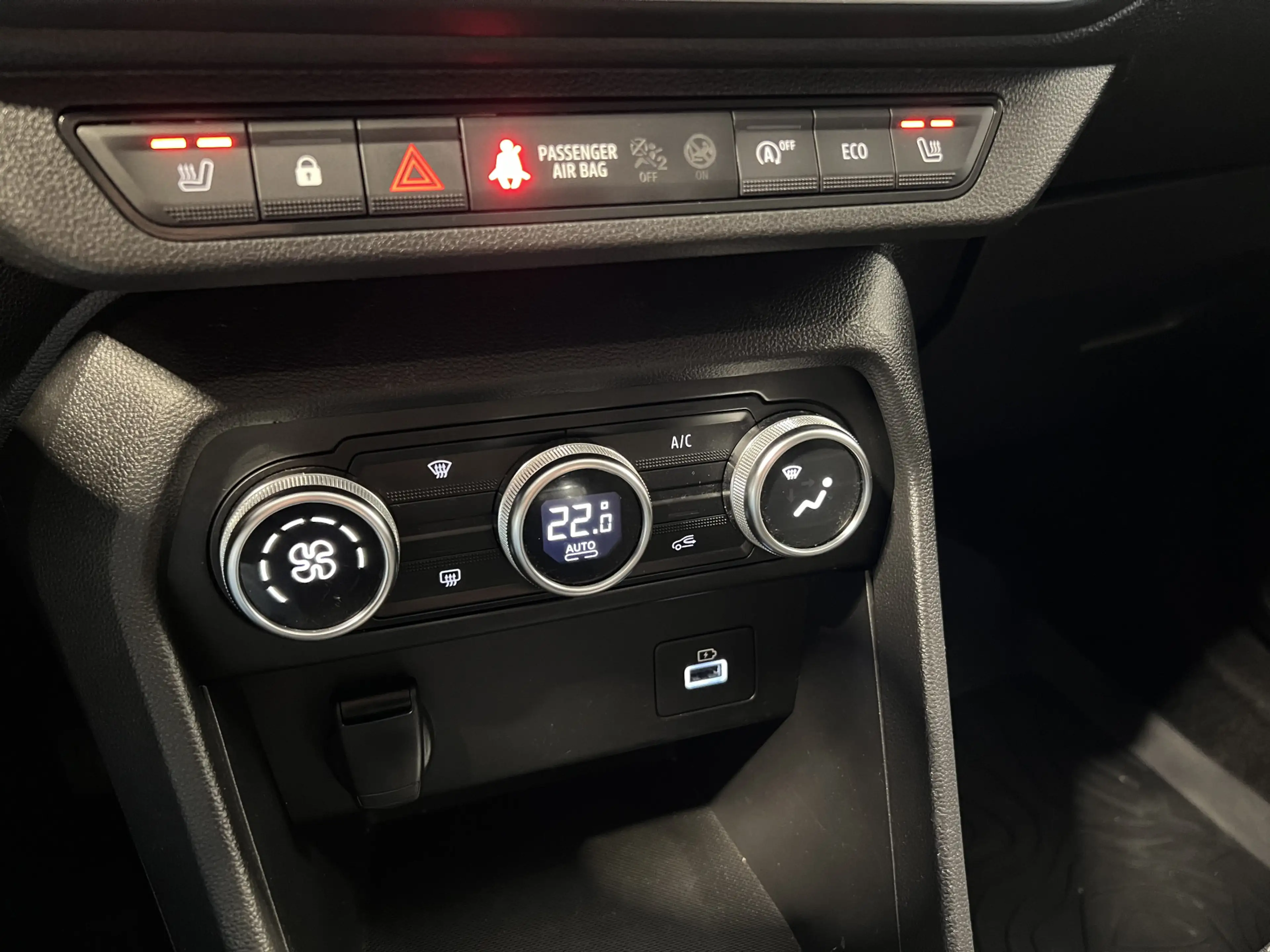 Dacia Jogger 1.0 TCe 110 Extreme 7p. | Navigatie/Android/Apple — photo 18