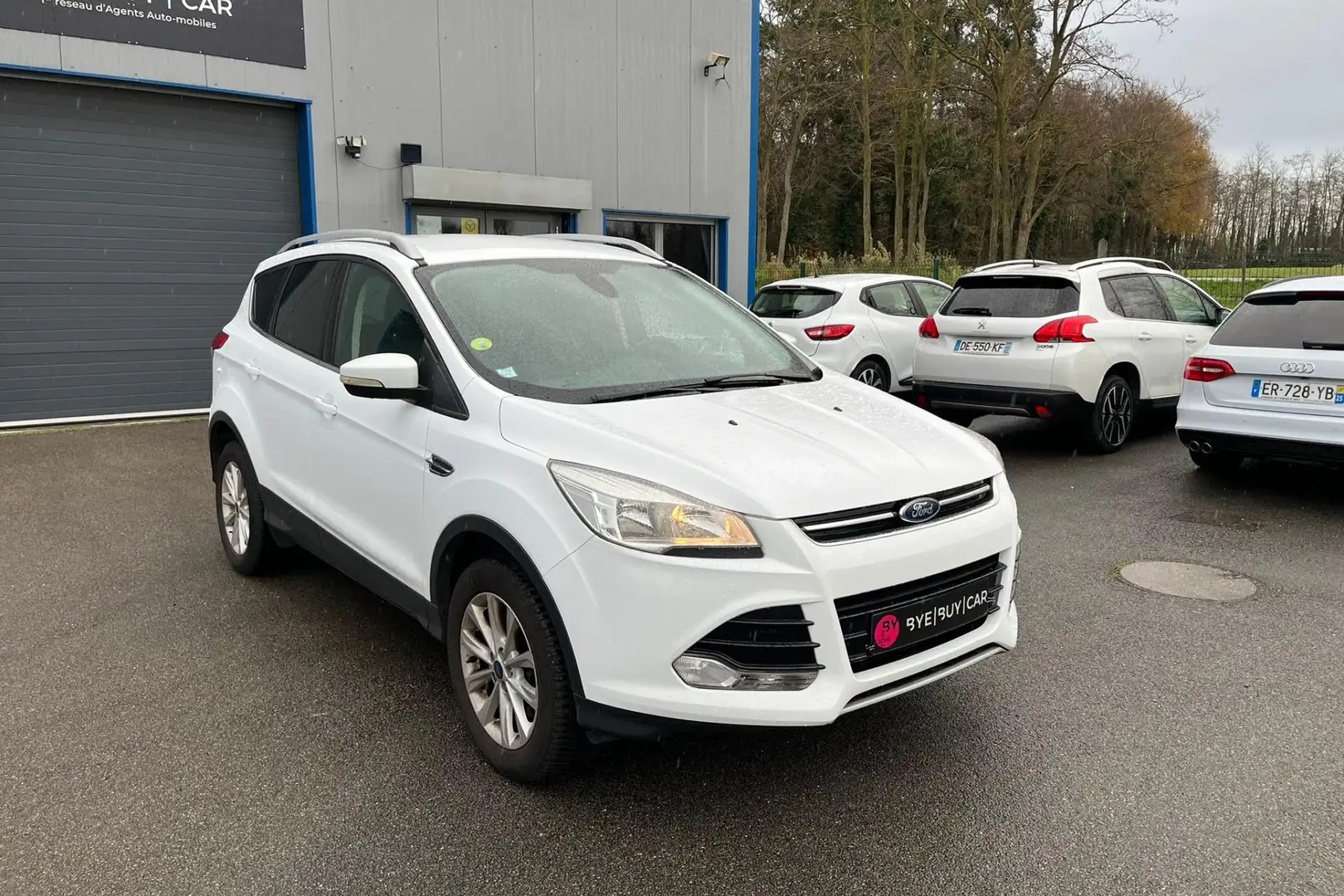 Ford Kuga 2.0 TDCi 150 ch 4x4 Titanium DISTRIBUTION OK GARANTIE 12 MOIS Blanc - 2