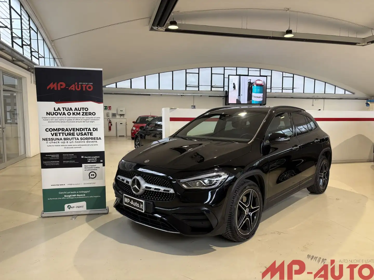 Mercedes-Benz GLA 250 GLA 250 e hybrid EQ Premium Nero - 1