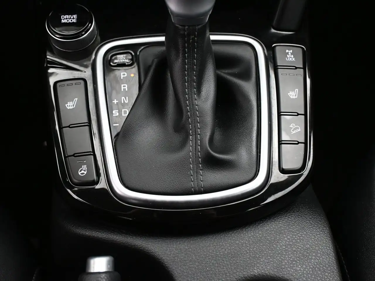 Kia Seltos снимка Kia Seltos