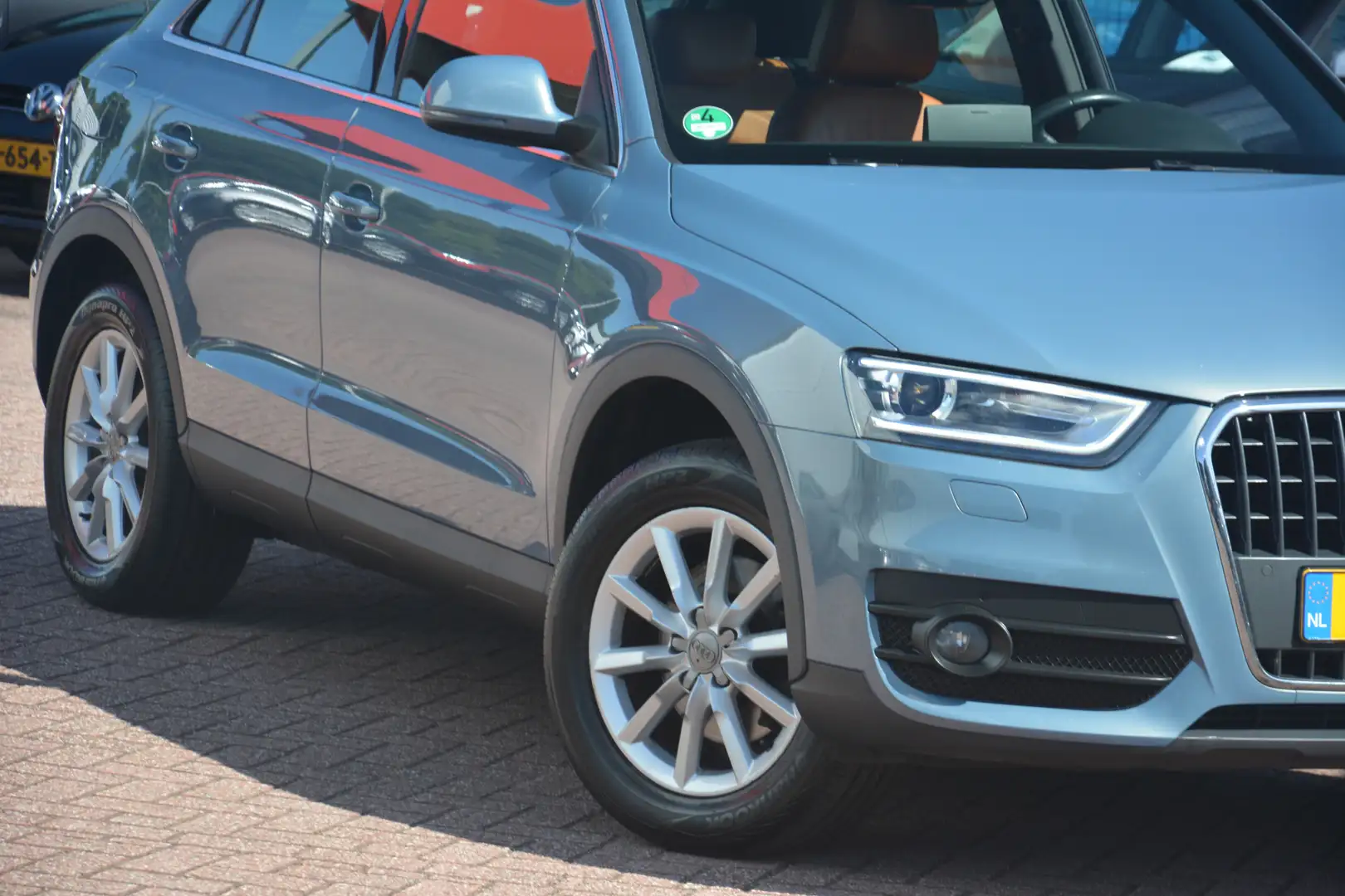 Audi Q3 2.0 TFSI quattro Pro Line | Navigatie | Leer | PDC Blauw - 2