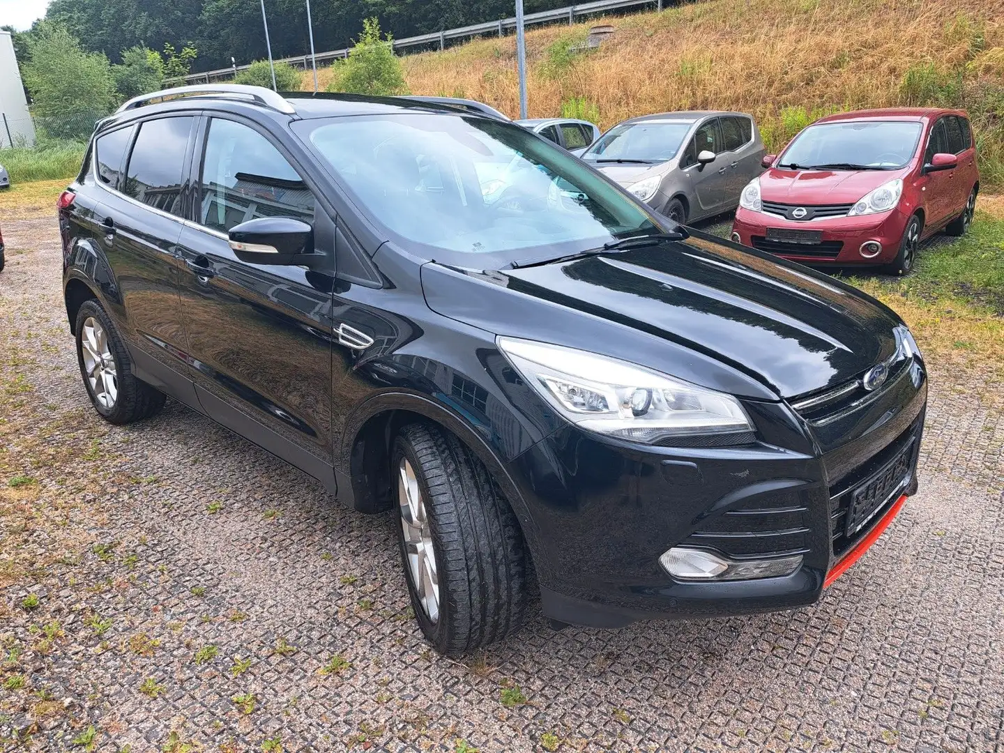 Ford Kuga Titanium 4x4 Teilleder TÜV NEU Zwart - 1