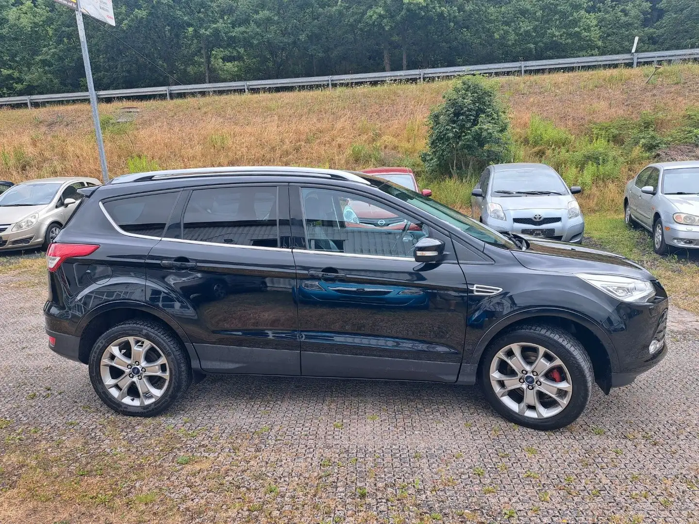 Ford Kuga Titanium 4x4 Teilleder TÜV NEU Zwart - 2