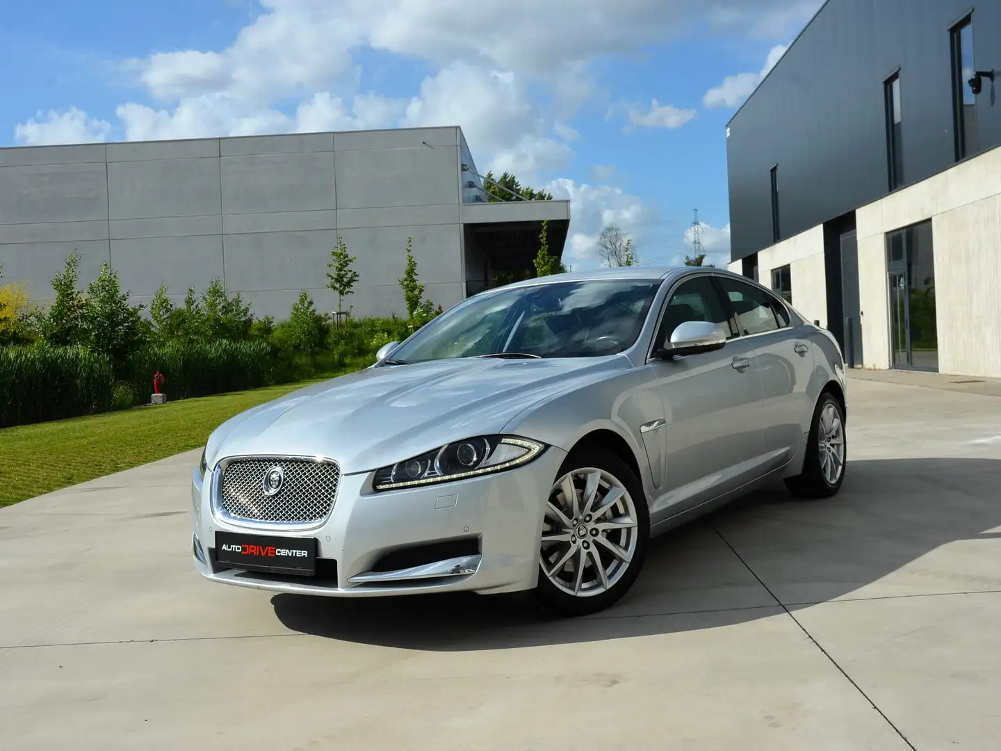 Jaguar XF XF 2.2d - Navi - met Service boek - 1jaar Garantie Gri - 1