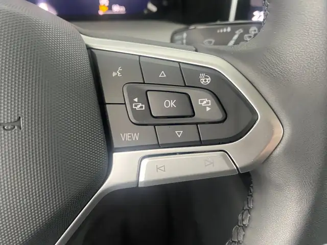 Volkswagen Golf view 14