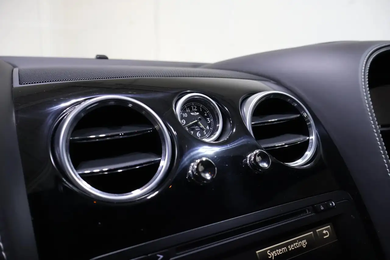 Bentley Flying Spur fotografie Bentley Flying Spur