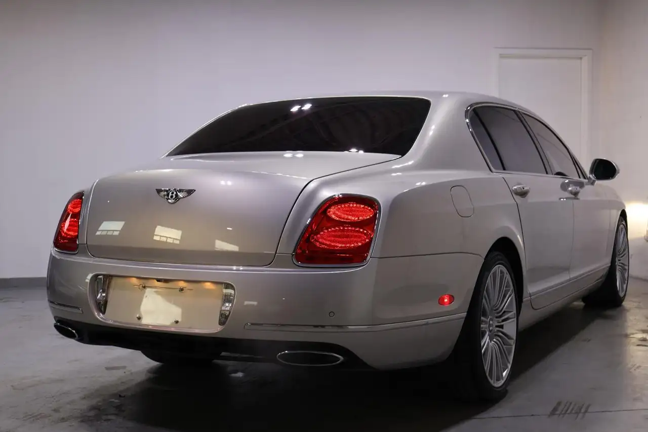 Bentley Flying Spur fotografie Bentley Flying Spur