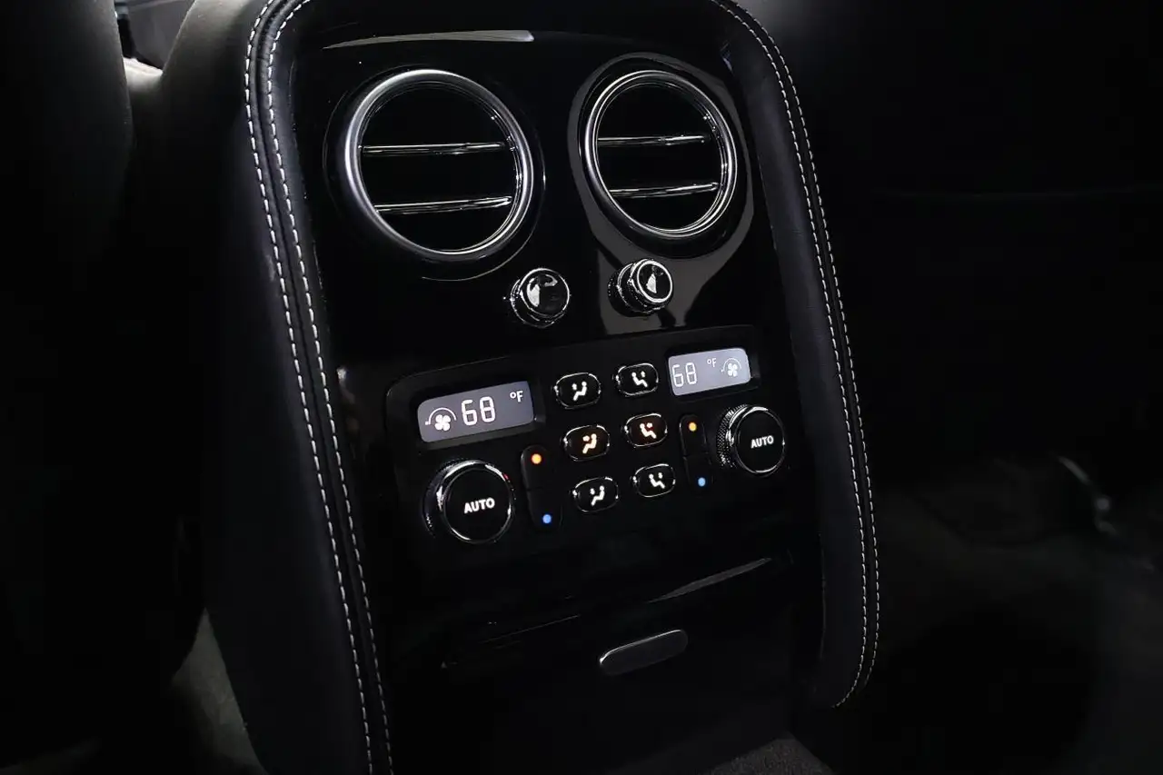 Bentley Flying Spur fotografie Bentley Flying Spur