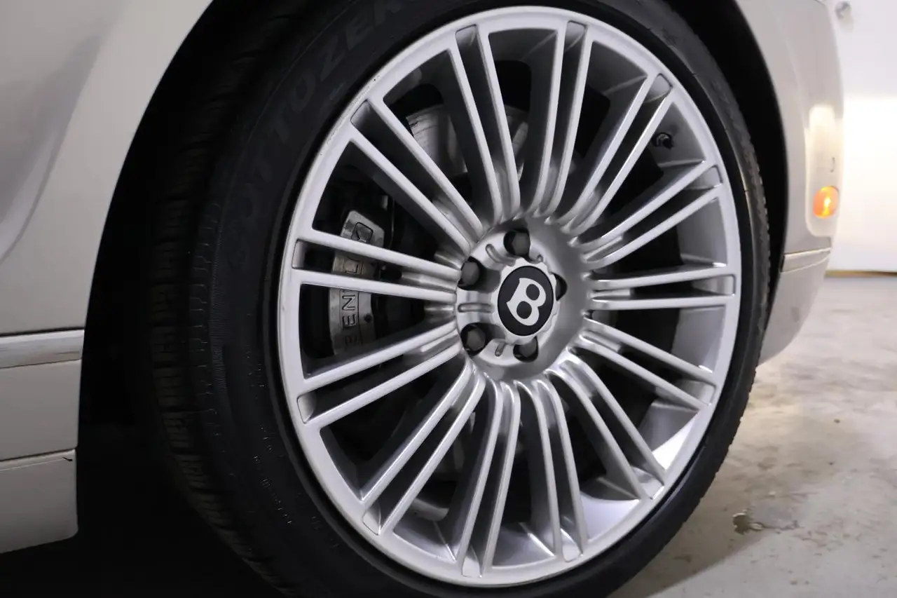 Bentley Flying Spur fotografie Bentley Flying Spur