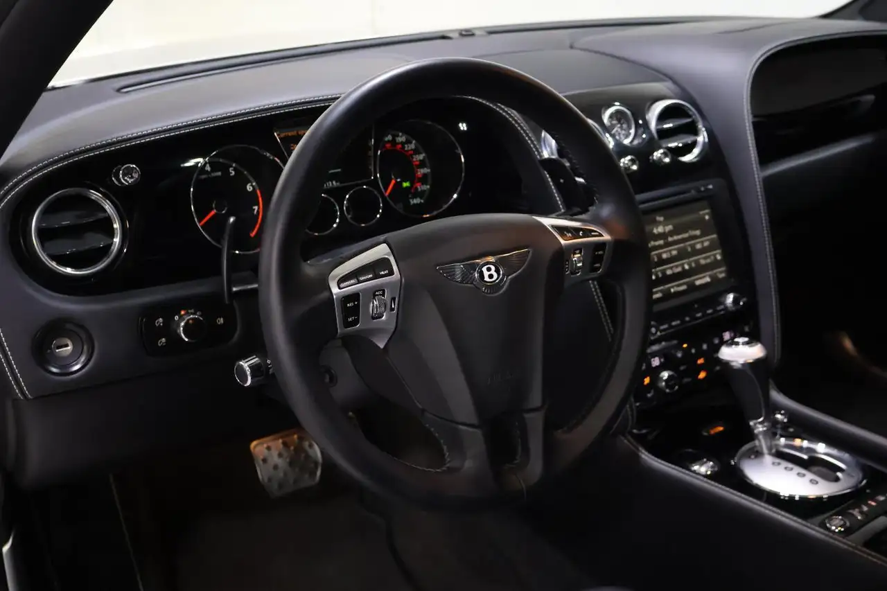 Bentley Flying Spur fotografie Bentley Flying Spur