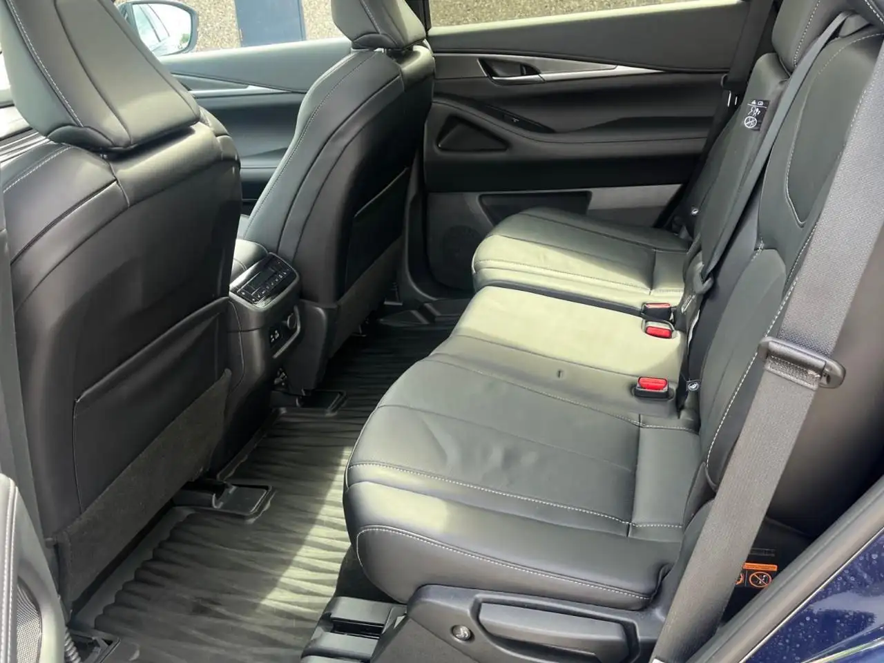 Infiniti QX60 снимка Infiniti QX60