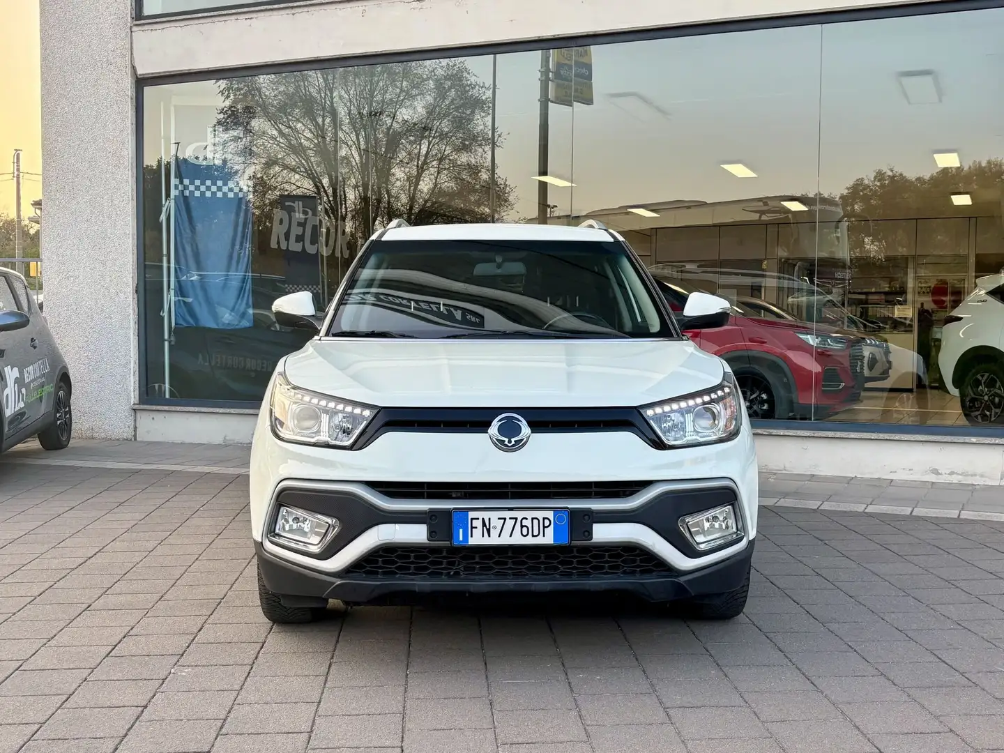SsangYong XLV XLV 1.6 4WD Bi-fuel GPL Be aut. Weiß - 2
