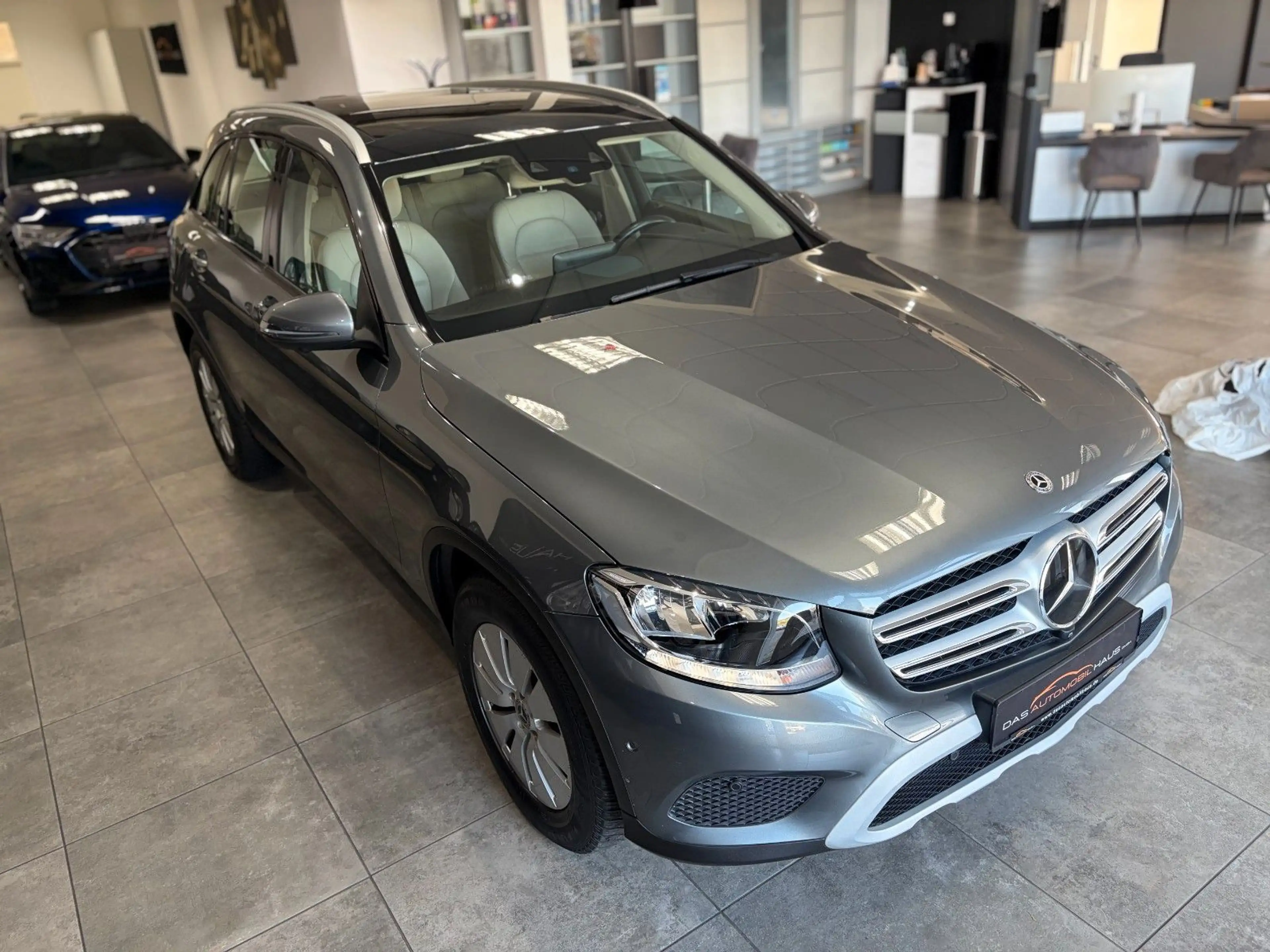 Mercedes-Benz GLC 250 *4matic*AHK*Pano*Comand*Burm*Distro*360°* — photo 10