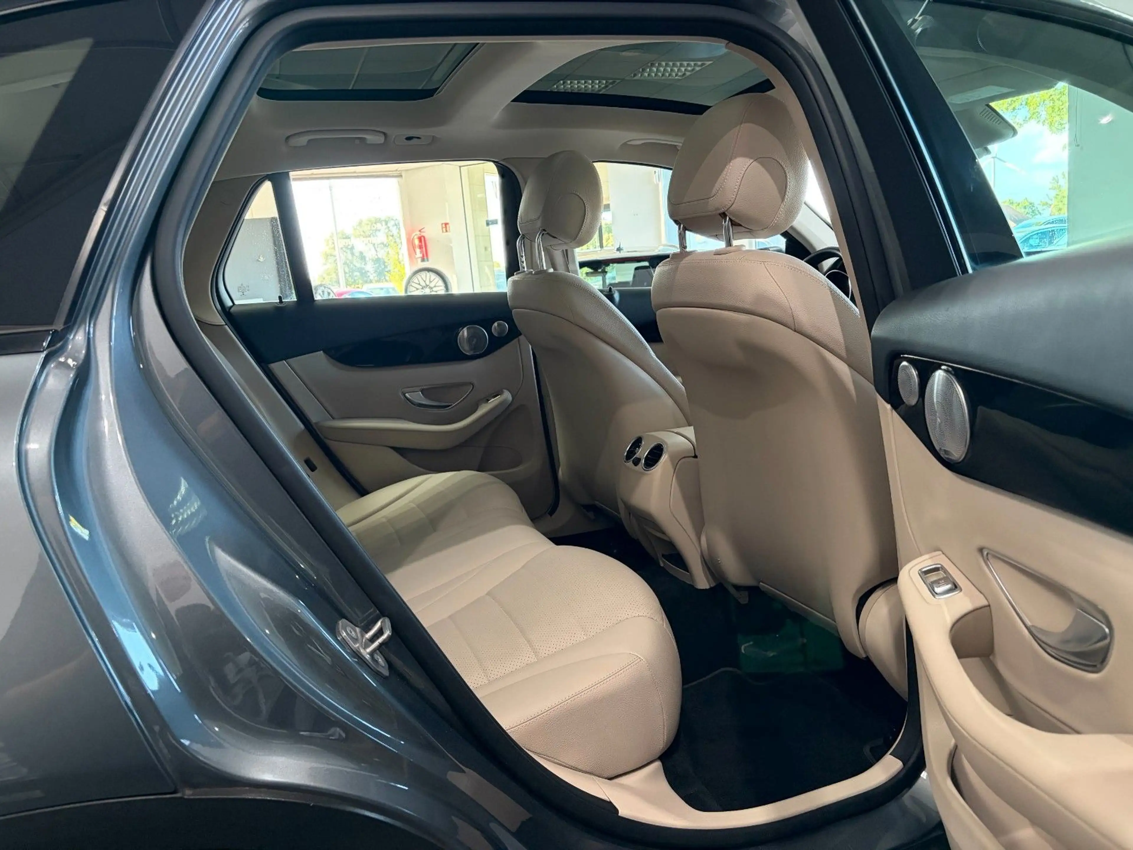 Mercedes-Benz GLC 250 *4matic*AHK*Pano*Comand*Burm*Distro*360°* — photo 22