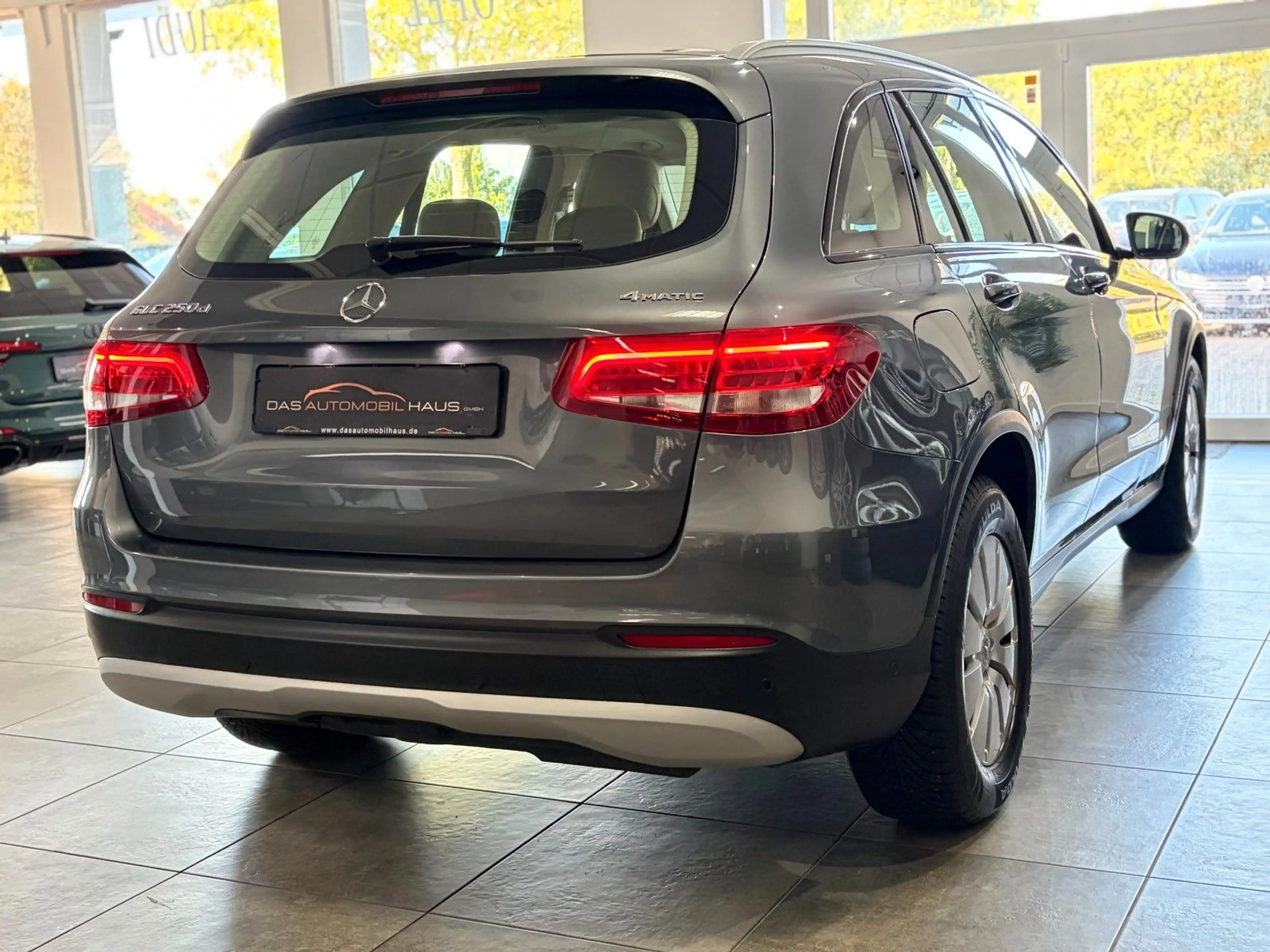 Mercedes-Benz GLC 250 *4matic*AHK*Pano*Comand*Burm*Distro*360°* — photo 13
