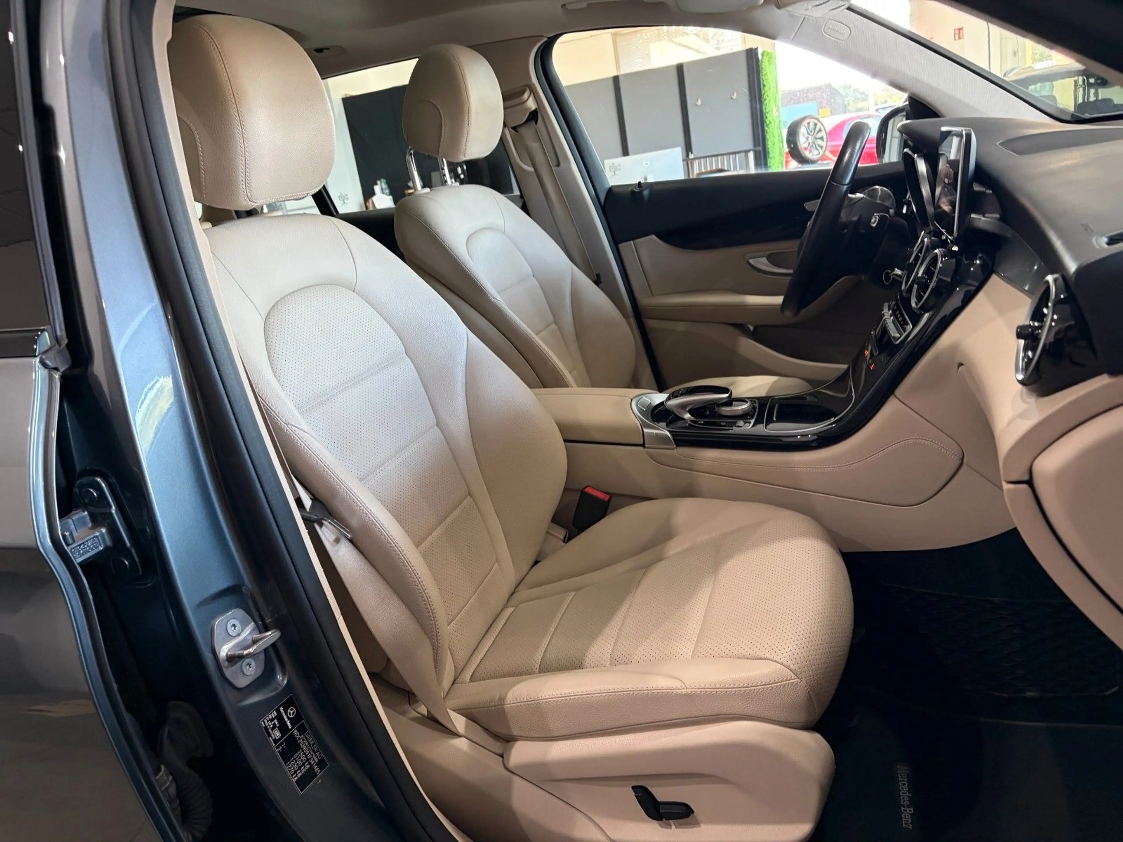 Mercedes-Benz GLC 250 *4matic*AHK*Pano*Comand*Burm*Distro*360°* — photo 20