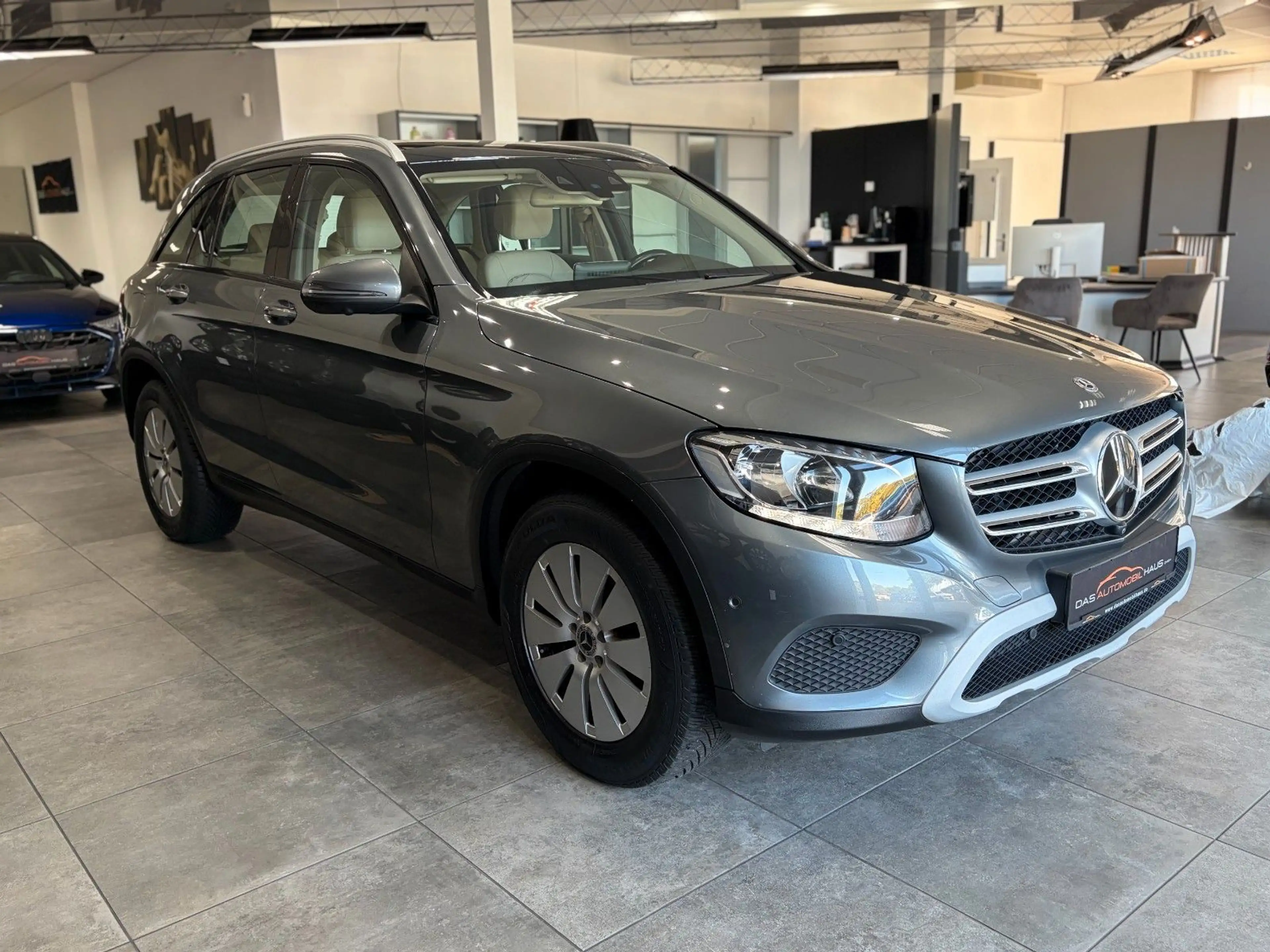 Mercedes-Benz GLC 250 *4matic*AHK*Pano*Comand*Burm*Distro*360°* — photo 6