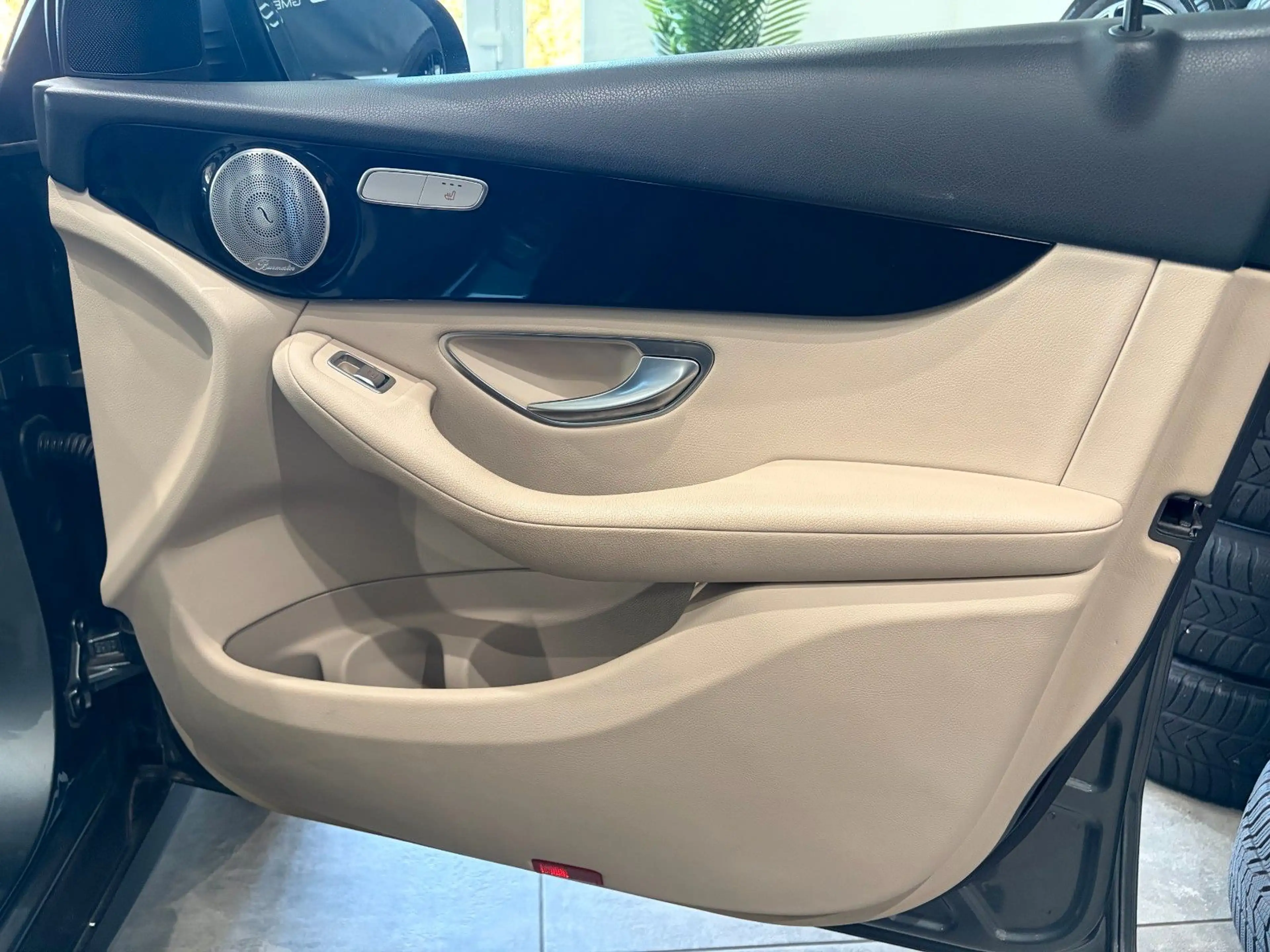 Mercedes-Benz GLC 250 *4matic*AHK*Pano*Comand*Burm*Distro*360°* — photo 27