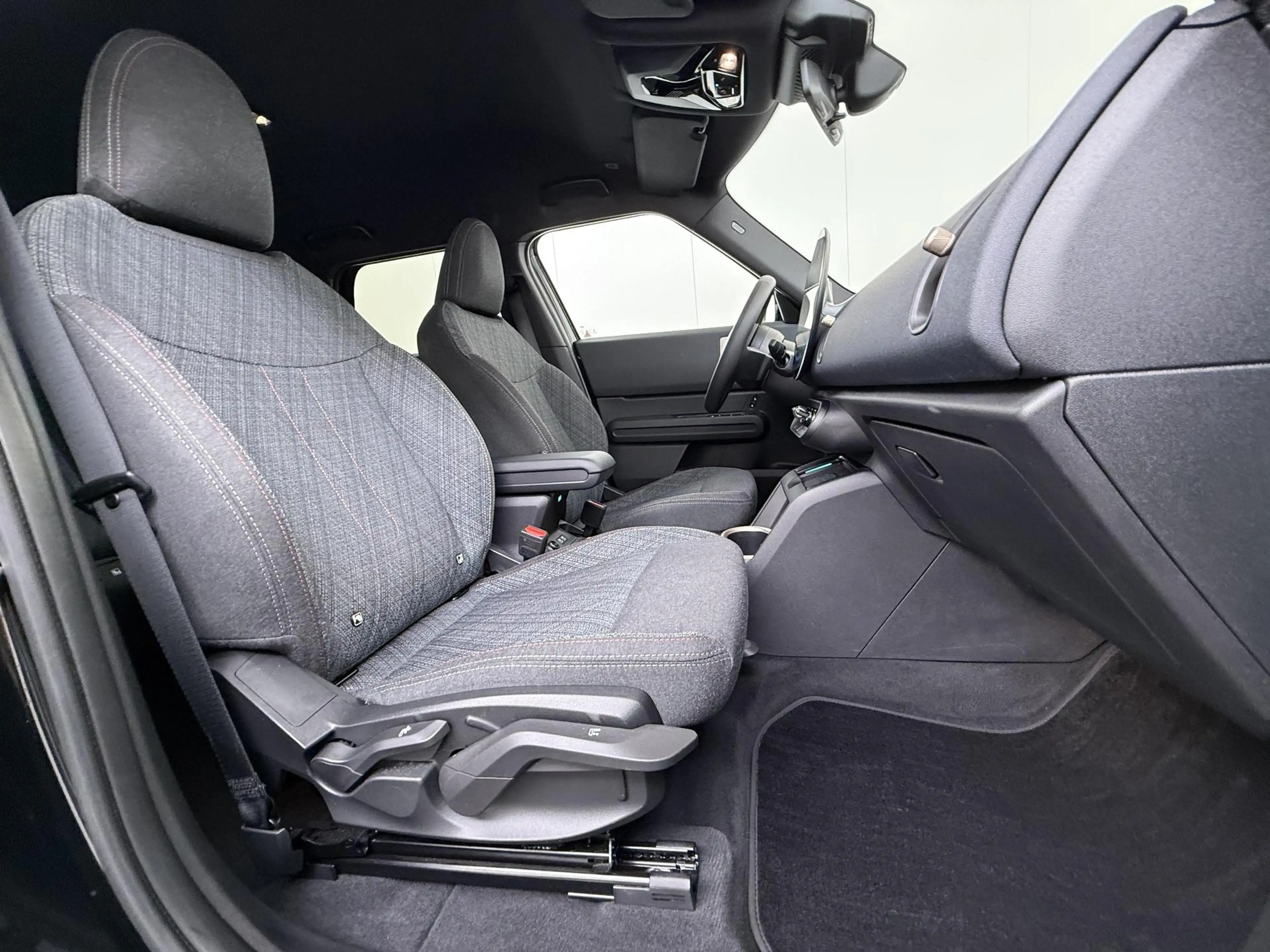 MINI Countryman E Blackyard 66.5 kWh SOH 100% | VAN: € 37.900,- VOOR — photo 40
